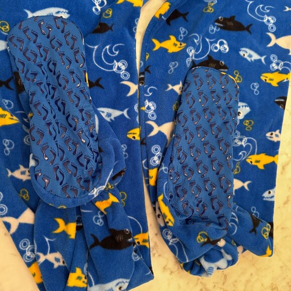 NWOT Jump In With Both Feet Shark Frenzy Onesie with Hood Size Large Plus - Picture 6 of 8